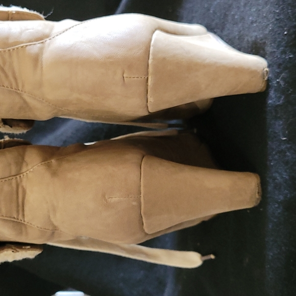 Sz. 8 Streetwear Wedge heel ankle boots, light tan color - Picture 6 of 7